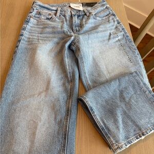 NWT AE Women’s High Rise Stovepipe Strigid Straight jeans (Size 0 Long)